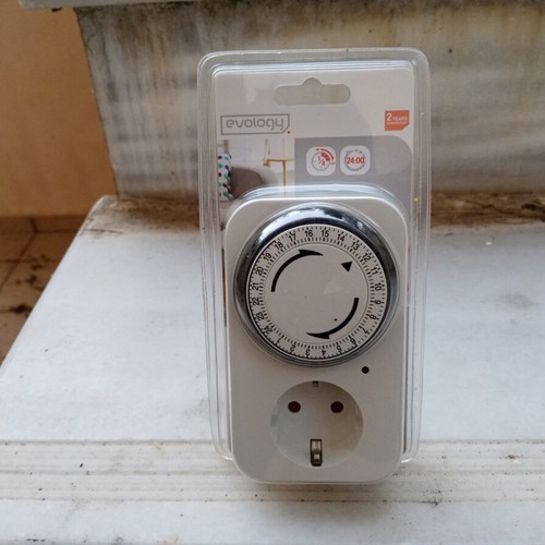 Evology Mechanical Timer new, daily programming per 15 minutes