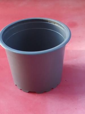 Small plastic flowerpot like new, height 7 cm