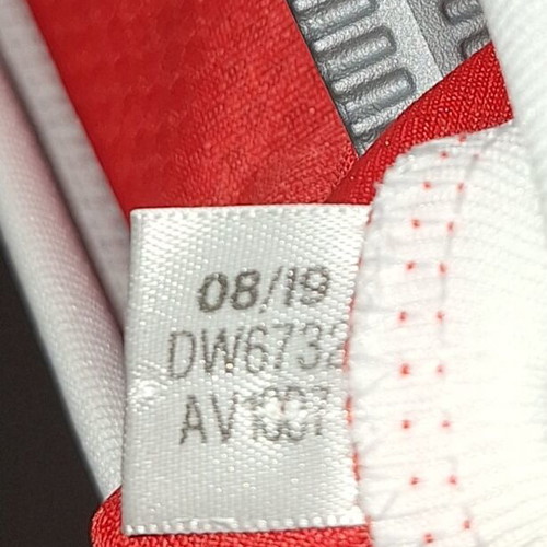 Benfica 2019-20 home jersey size S like new