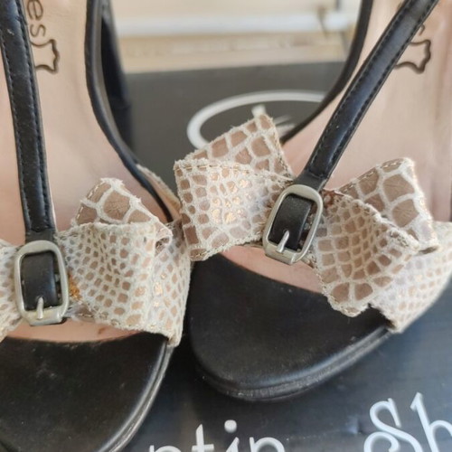 Katia Shoes women's high-heeled sandals used, black and beige
