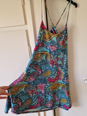 Rouge Paris dress Small, colorful paisley summer style