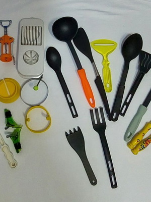 Kitchen tools set like new, wooden, silicone, metal