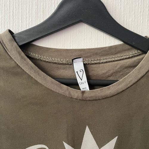 Top cake-v like new, green, size M