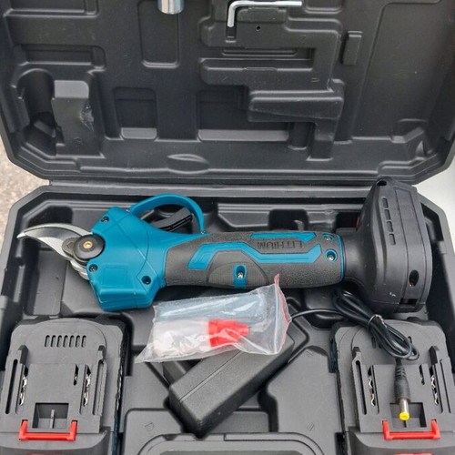 Electric pruner new with 2 batteries and brushless motor