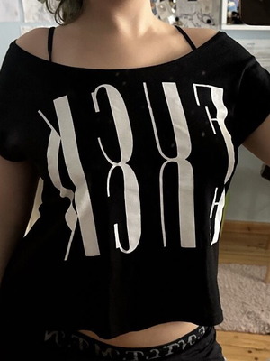 Black T-shirt A-Style new, elastic off shoulder