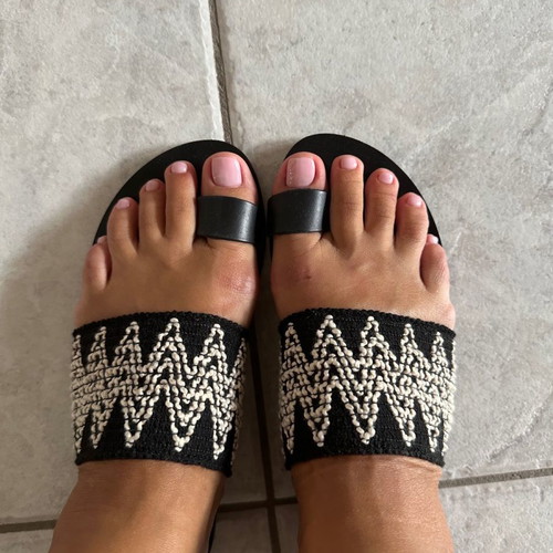 Feng Shoe sandals used, size 37, black with details