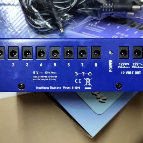 Harley Benton PowerPlant power supply like new for pedals