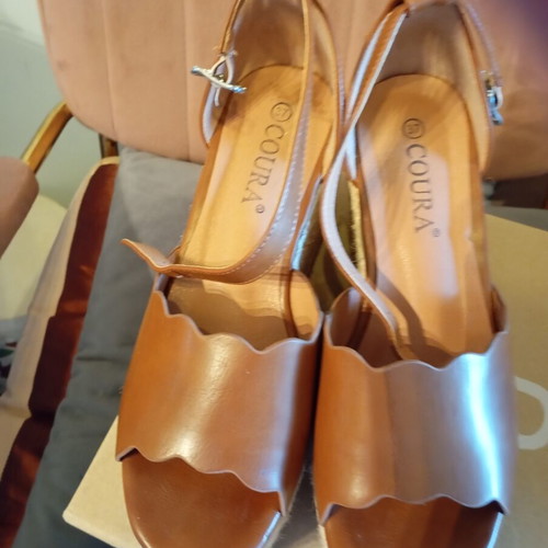 Platform sandals size 37 new, genuine leather, 8.5 cm heel, brown