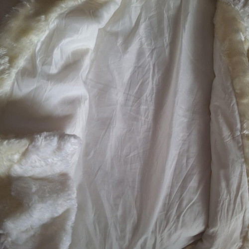 Women’s coat like new, white, 70cm long