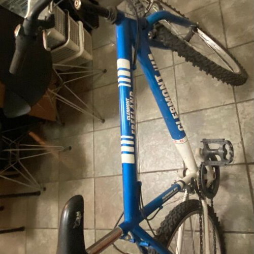 Clermont Freeland men's bicycle like new with 6 Shimano gears