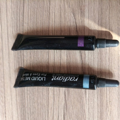 Liquid metal radiant eyeshadows used, set of 2