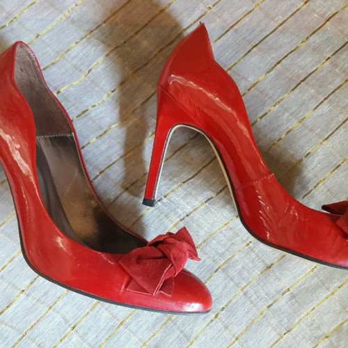 Vicenza shoes used, Italian leather red pumps with suede bow