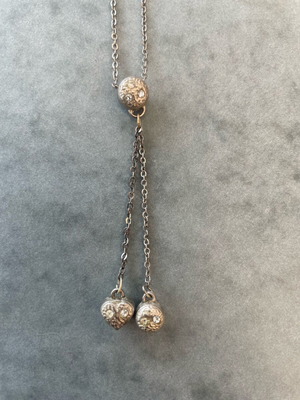 Vintage short necklace with moving rhinestone beads used, silver