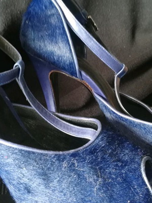 Prince Oliver leather sandals used blue with pony skin texture size 38