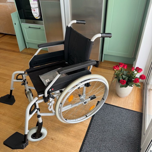 Deluxe S-ECO 300 XL Bischoff Folding Wheelchair stroller like new