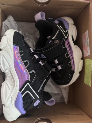 Fila purple sports shoes for girl size 22 like new