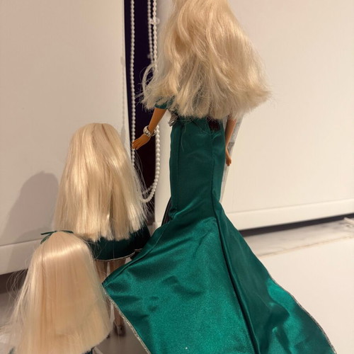 Barbie Holiday Singing Sisters vintage collectible, like new, 3 dolls