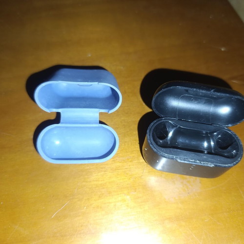 Headphone cases used, pack of two, blue silicone and black