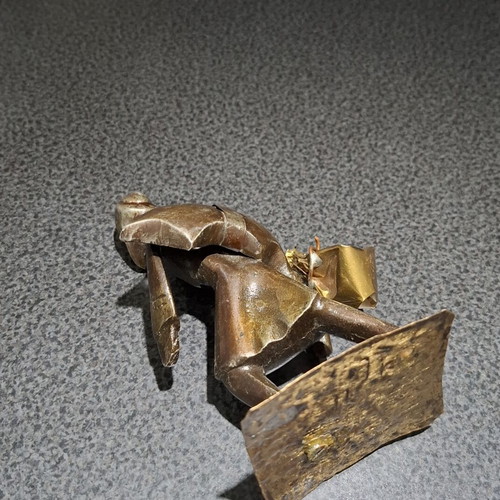 Handmade bronze vintage figure sculpture like new