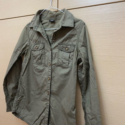 H&M shirt green khaki like new, size M