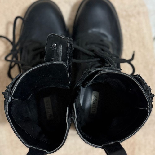 Guess black ankle boots used, size 39, with laces and platform