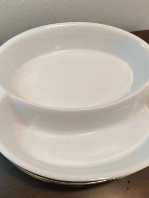 Heat-resistant cookware like new with metal base