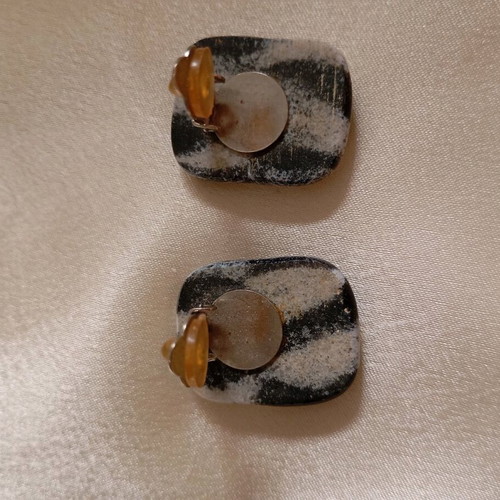 Clip earrings made of jasper stone used, black and gray