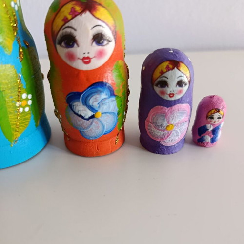 Matryoshka Babushka wooden hand-painted 5 in 1 like new