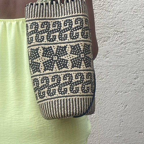 Woven backpack bag like new, black and beige