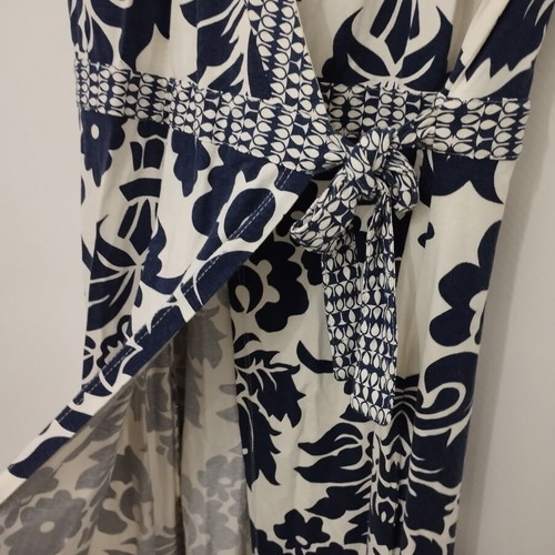 Women's Damask Wrap Dress Size M White Navy Blue