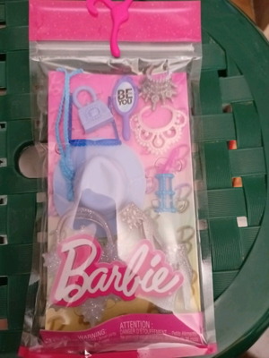 Σετ αξεσουάρ για Barbie καινούργιο