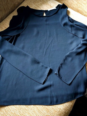 Pull & Bear black blouse with special sleeve in size S like new