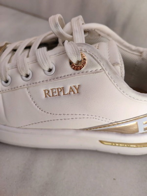 Replay sneakers size 34 like new, white with gold details
