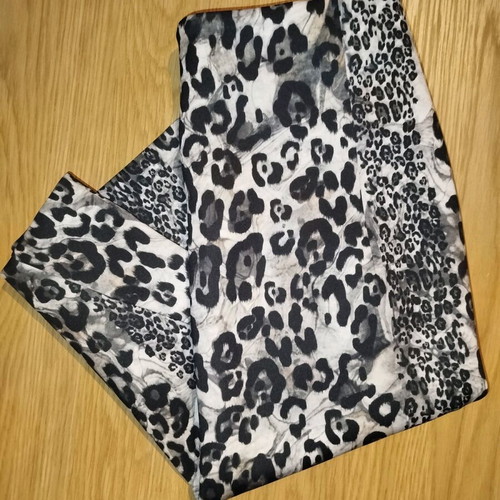 Zara Pencil Skirt with Black and White Leopard Print like new