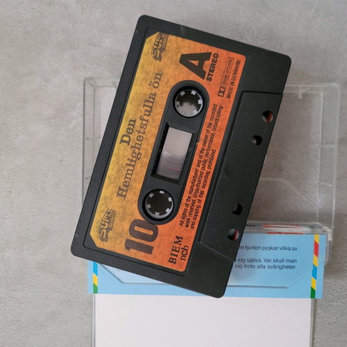 Cassette with story Den hemlighetsfulla ön used