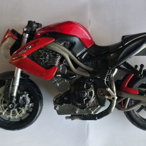 Mini Motorcycles Collection like new, 13 models by Bburago and Maisto