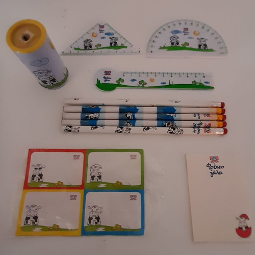 Galá DELTA memorabilia used, school supplies set