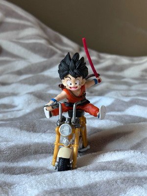 Son Goku baby φιγούρα καινούργια 13 εκατοστά με κουτί