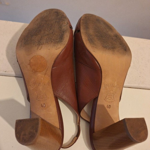 Unisa high women's sandal brown with metal buckle like new