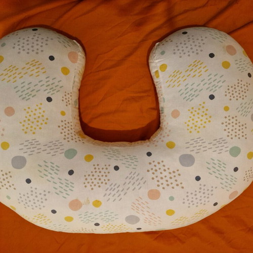 Kikka Boo nursing pillow used with zipper cover