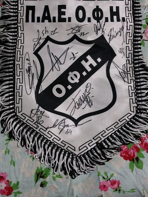OFI Large Size Banner like new signed by entire team