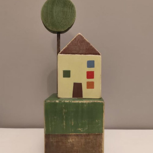 Handmade wooden houses with hand-painted art, new, pack
