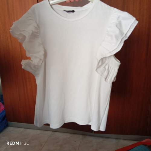 Blouse with Short Sleeves and Ruffles like new, white, size L