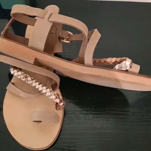 Women's leather sandals like new, brown with gold