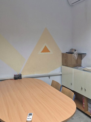 Oval conference table like new