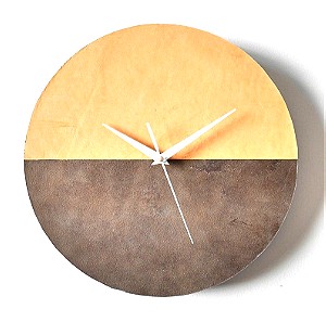 Δίχρωμο χειροποίητο δερμάτινο ρολόι τοίχου