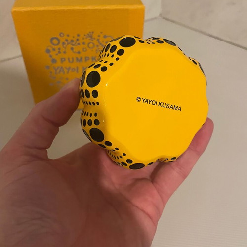 Yayoi Kusama Pumpkin sculpture new, black and yellow, 10cm