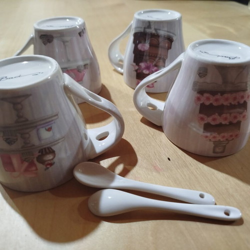 Espresso cups set of 4, new, missing 2 spoons