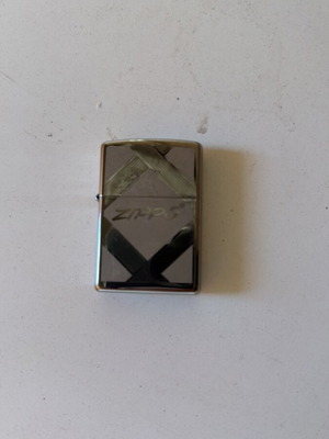 Zippo lighter like new