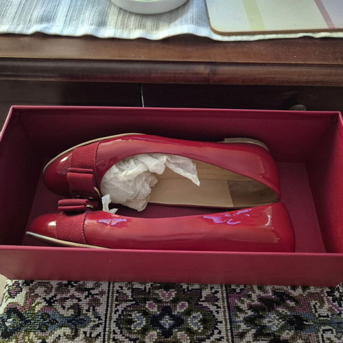 Ferragamo ballet flats like new, size 36, red